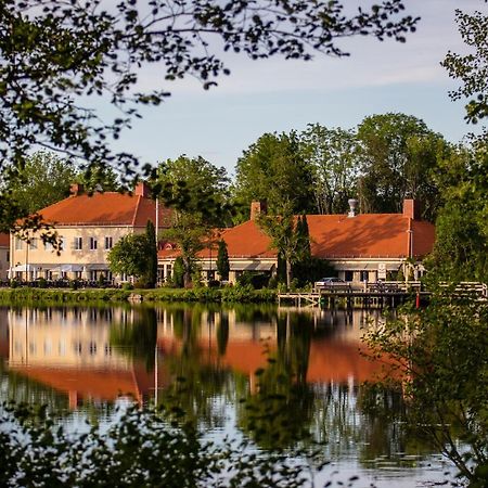 Asby Hotell Хальстахаммар Экстерьер фото